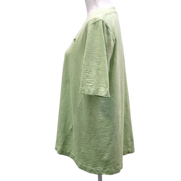 Chico's T-Shirt Women's 2, Large Green Bumble Bee V-Neck Short Sleeve High Low - Picture 3 of 8